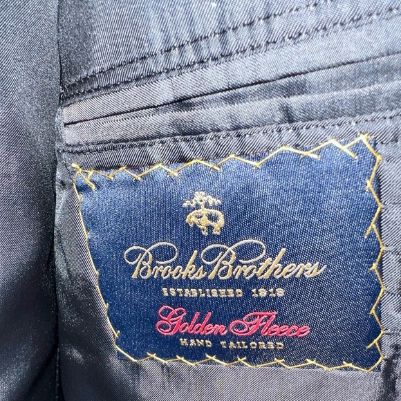 Brooks brothers grey and white pinstriped man’s suit, 100% wool, 43reg, 38 w - Picture 2 of 14